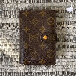 Louis Vuitton French wallet with kiss lock coin